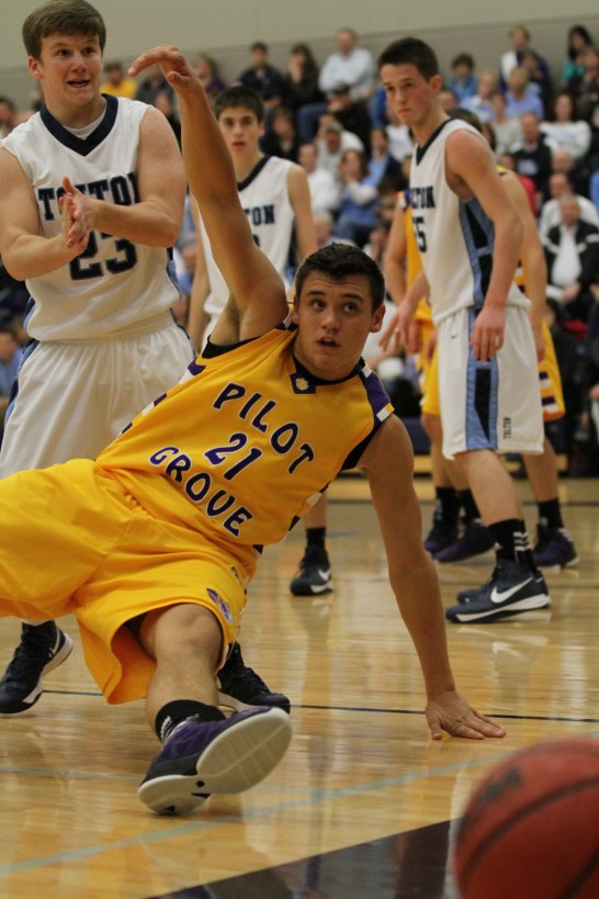 113012_toltonboybasketball_zb_055